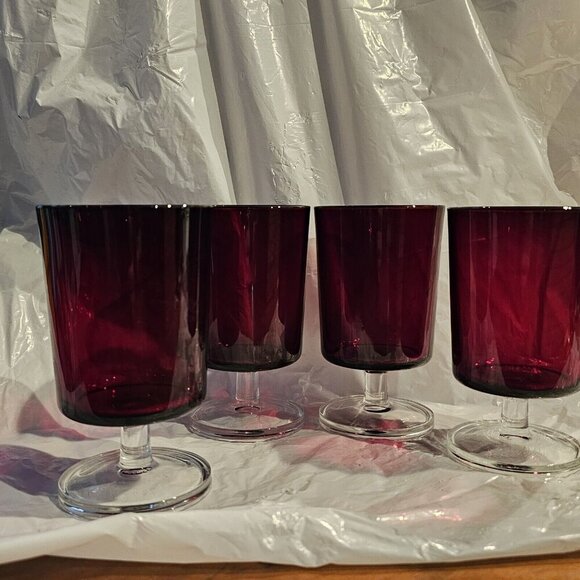 Set Of 4 France Luminarc ARCOROC RUBY RED 5" 8OZ JUICE TUMBLERS W/CLEAR STEMS - Picture 1 of 5
